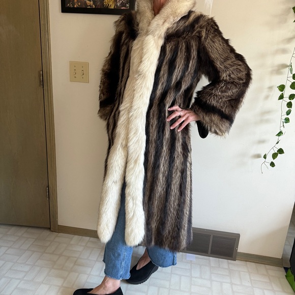 Vintage Authentic Western Furs Raccoon Full Length Coat - Picture 15 of 15
